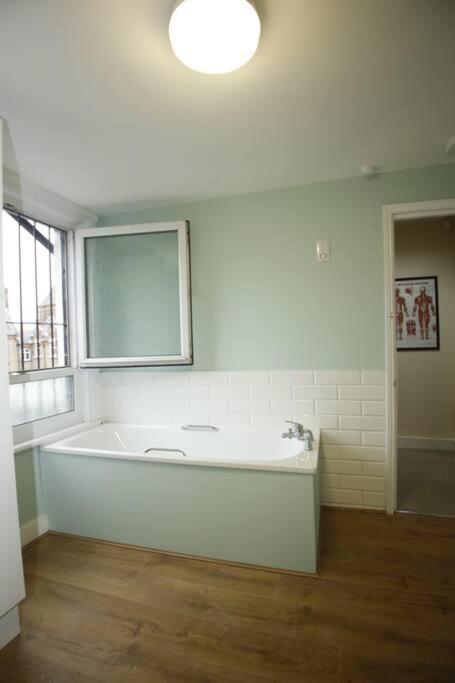 לונדון Hygge Camden Town 2 Bedrooms Apartment מראה חיצוני תמונה
