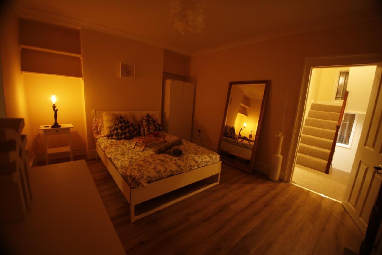 לונדון Hygge Camden Town 2 Bedrooms Apartment מראה חיצוני תמונה